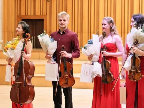 Pianist Nguyễn Việt Trung cuốn khán giả vào thế giới lãng mạn đậm chất Chopin